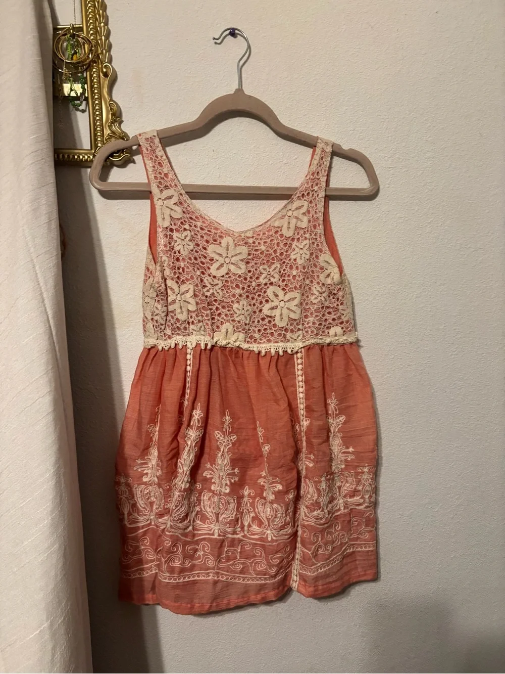 Crochet-Top Embroidered- Coral
